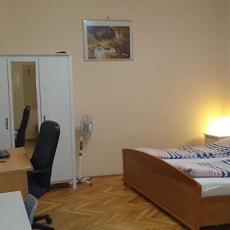 Ferienwohnung Garibaldi Apartman Budapest Exterior foto
