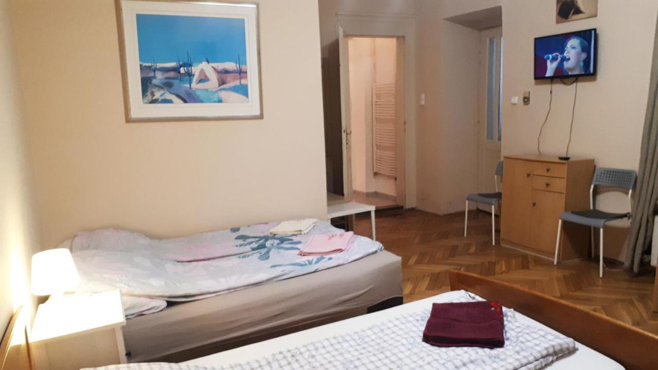 Ferienwohnung Garibaldi Apartman Budapest Exterior foto